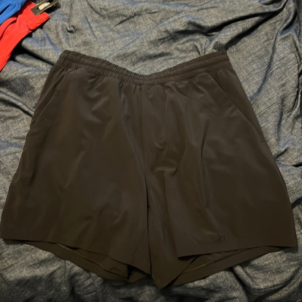 Lulu pace breaker liner less shorts 5inch